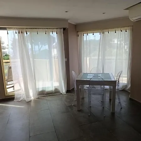 Bel A 200m De La Plage Lägenhet *